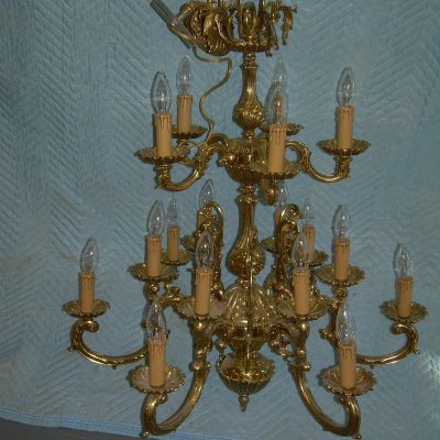 Large 17 bulb brass chandelier 32" x 24"